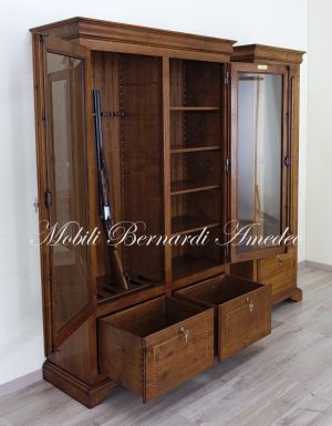 Classic style rifle display cabinet, Italian artisan product